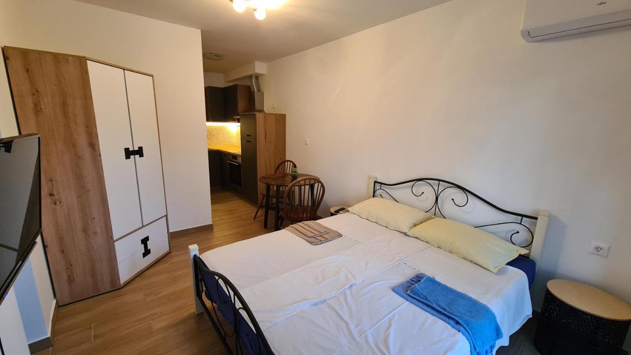 Mila Holiday Apartments Poreč Buitenkant foto