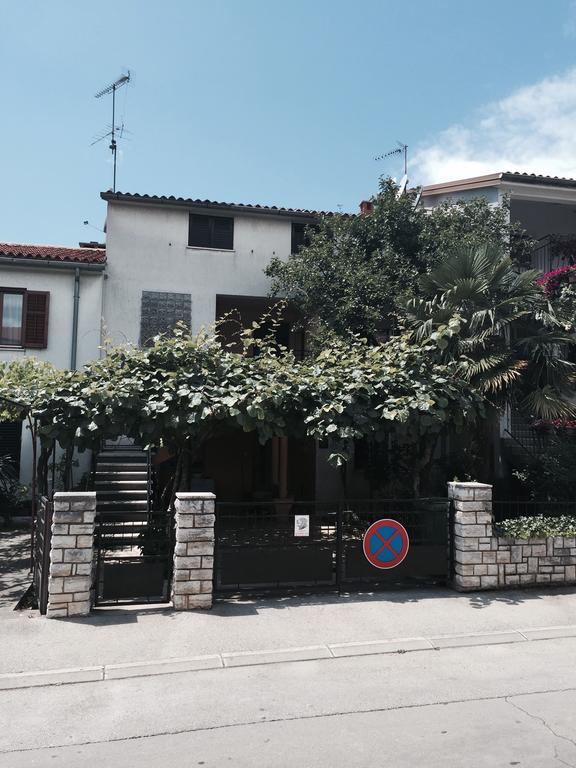 Mila Holiday Apartments Poreč Buitenkant foto